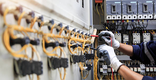 Professional Electrician technician working in Estherville, IA